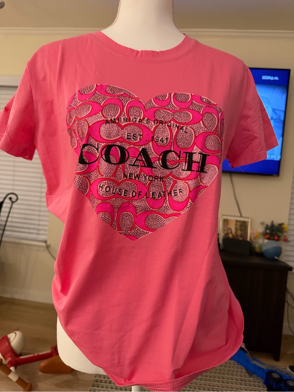 T-shirt Pink Heart Logo Short Sleeve Tee for